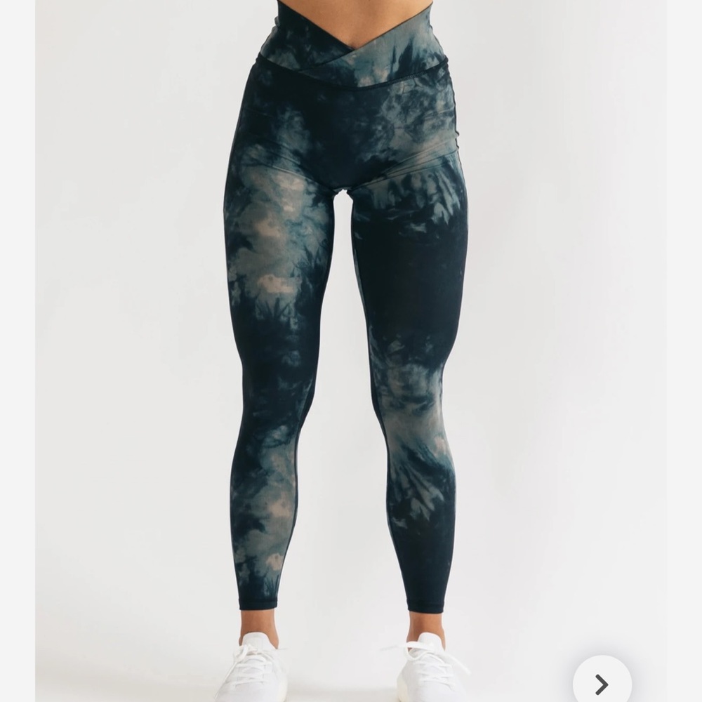 Alphalete surface power leggings